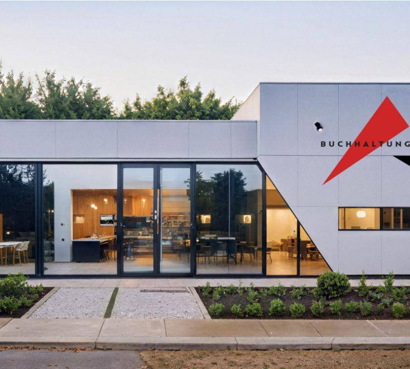 Bürocontainer 90m², mit den Maßen 15,0 x 6,0 x 3,2/4,0m