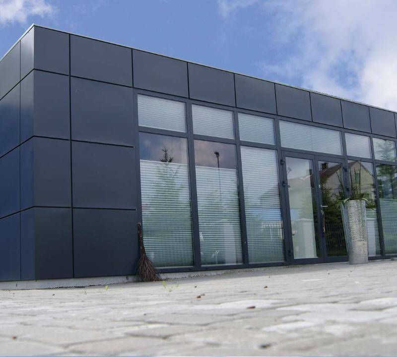 Bürocontainer 66m², mit den Maßen 11,0 x 6,0 x 3,2m