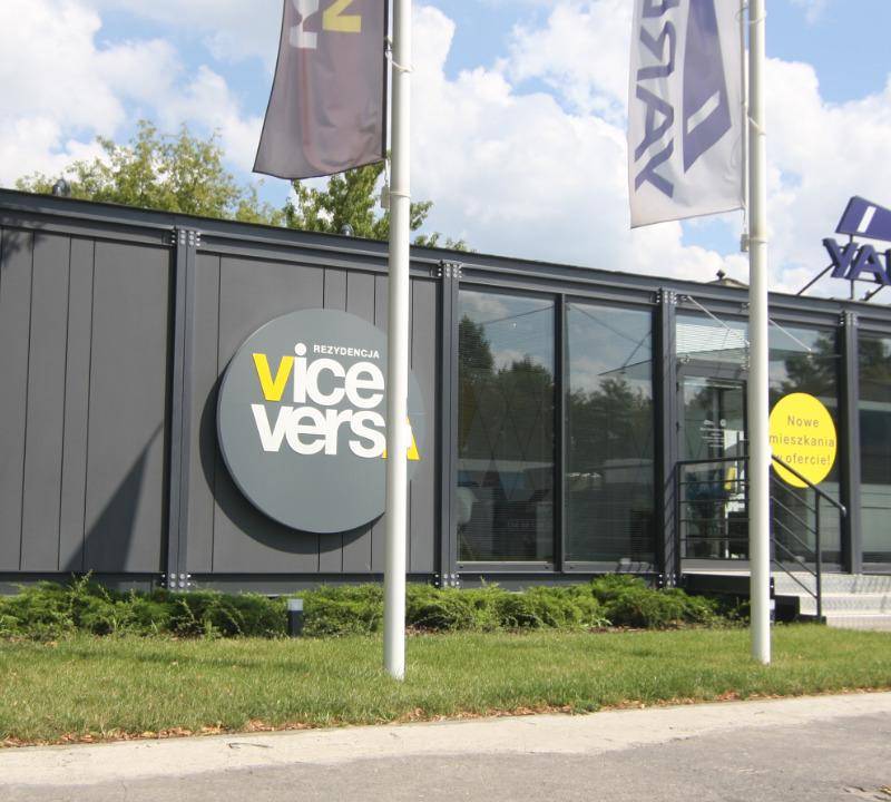 Bürocontainer 63m², mit den Maßen 12,5 x 5,0 x 3,2m